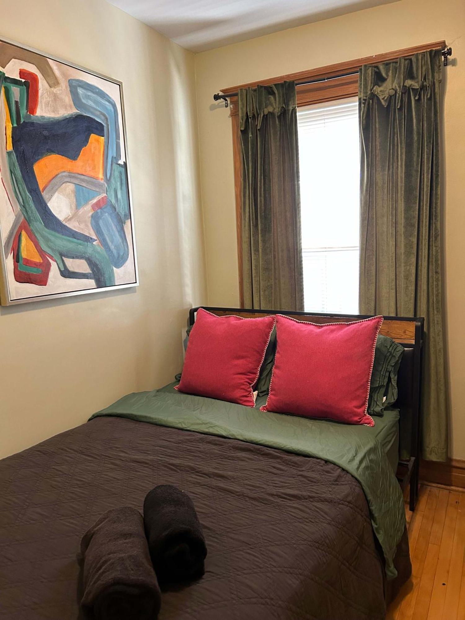 Green Room In Dorothys Bnb Chicago Eksteriør bilde
